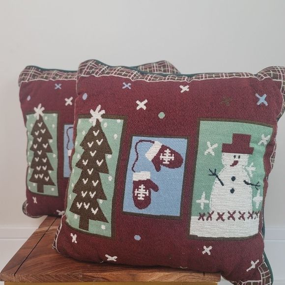 Vintage Christmas Tree Snownan themed throw Accent pillows Red Green - Picture 1 of 7